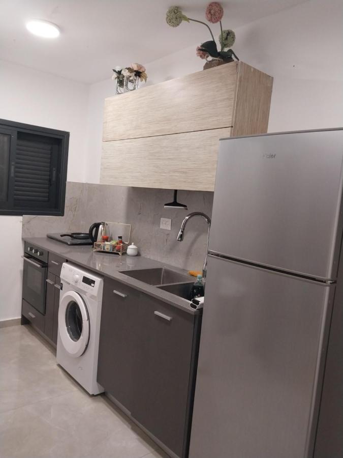 Appartement שירת דבורה בבני ברק à Giv'at Shemu'el Extérieur photo