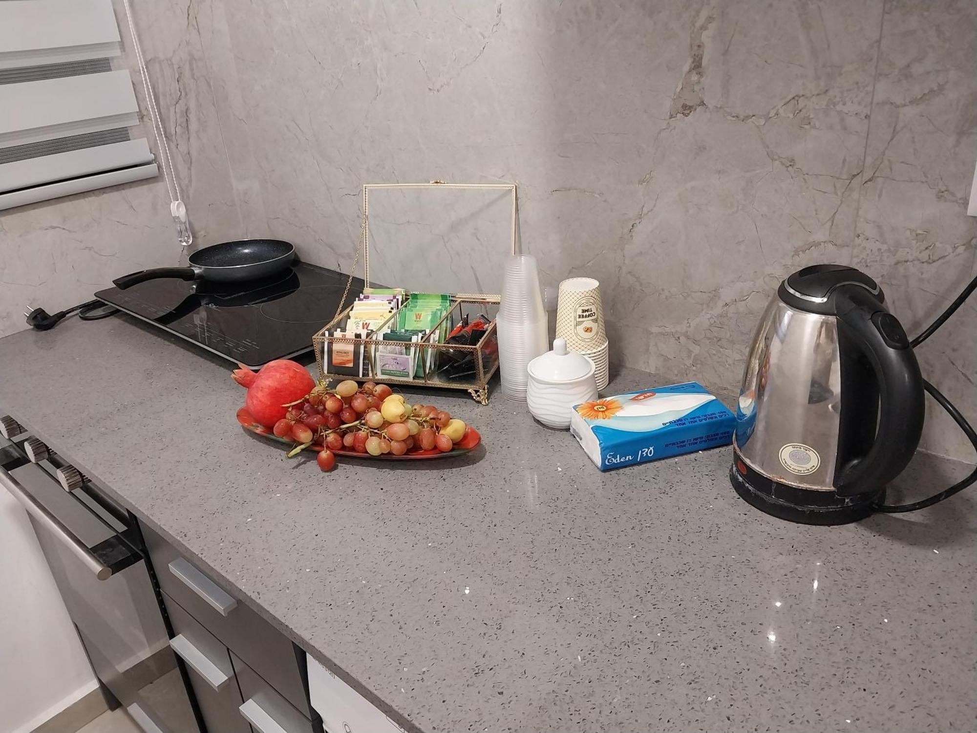 Appartement שירת דבורה בבני ברק à Giv'at Shemu'el Extérieur photo