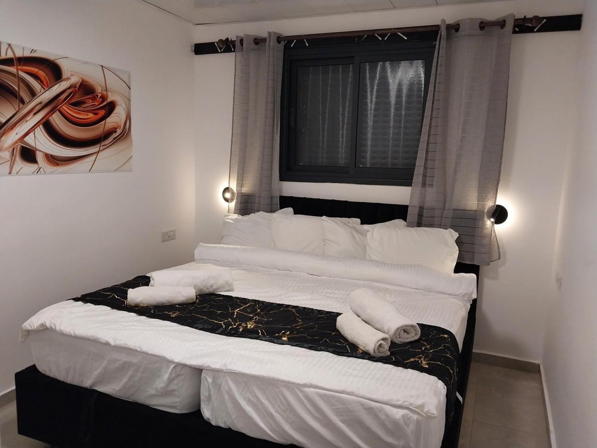 Appartement שירת דבורה בבני ברק à Giv'at Shemu'el Extérieur photo