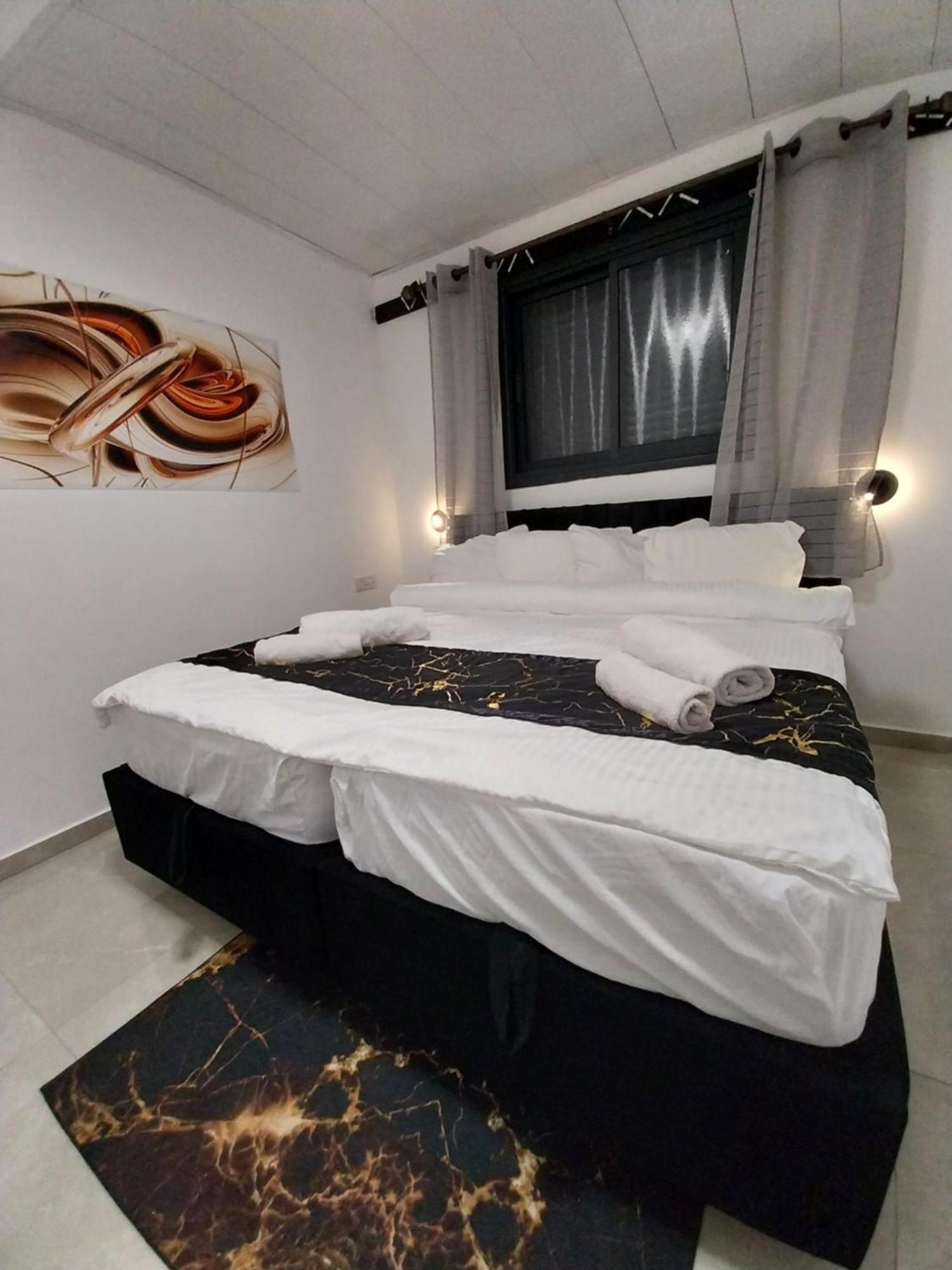 Appartement שירת דבורה בבני ברק à Giv'at Shemu'el Extérieur photo