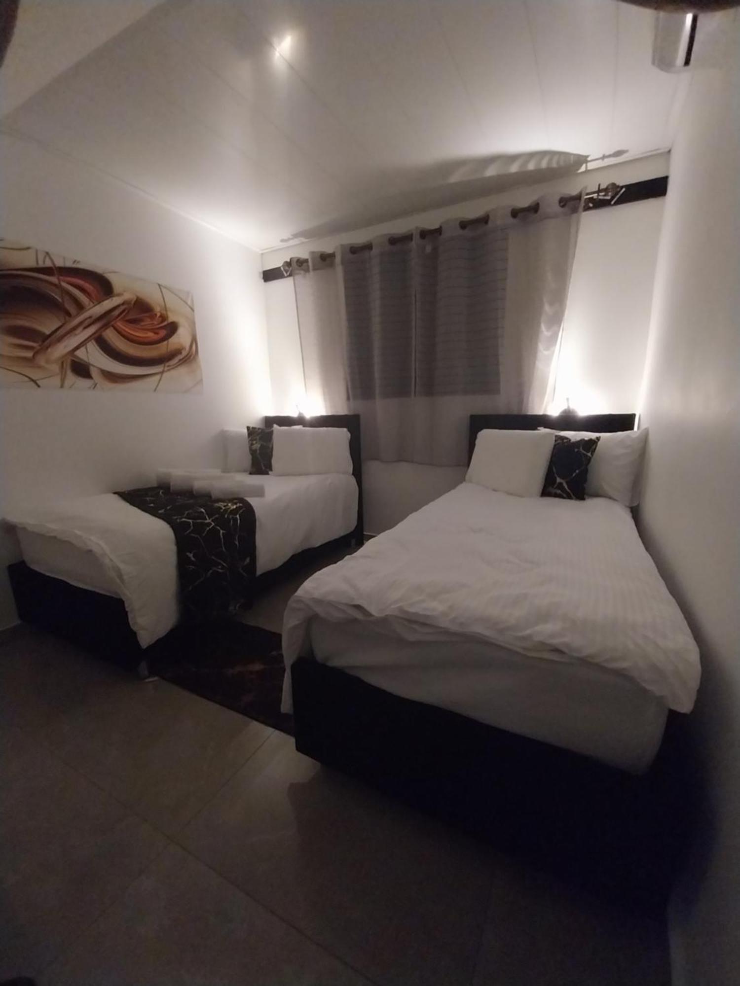 Appartement שירת דבורה בבני ברק à Giv'at Shemu'el Extérieur photo